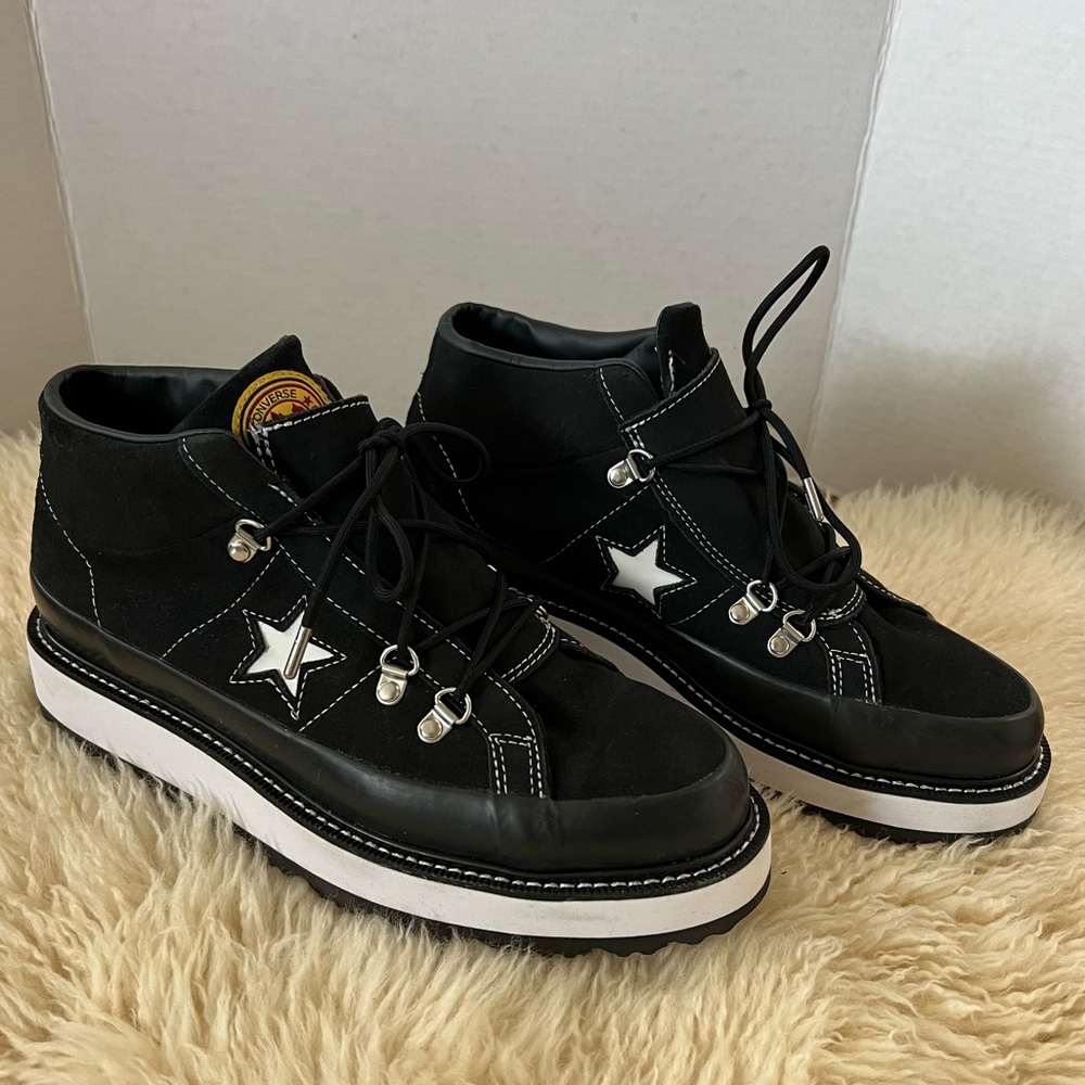 Converse Womens One Star Fleece Lined Black Mid Top Hiking Boots
Size: 10.5